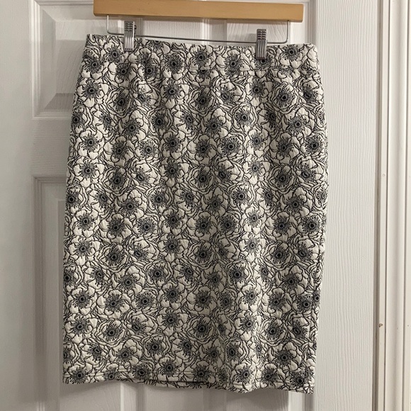 EUC 41 Hawthorne Black/Cream Pencil Skirt-Size Med - Picture 1 of 6
